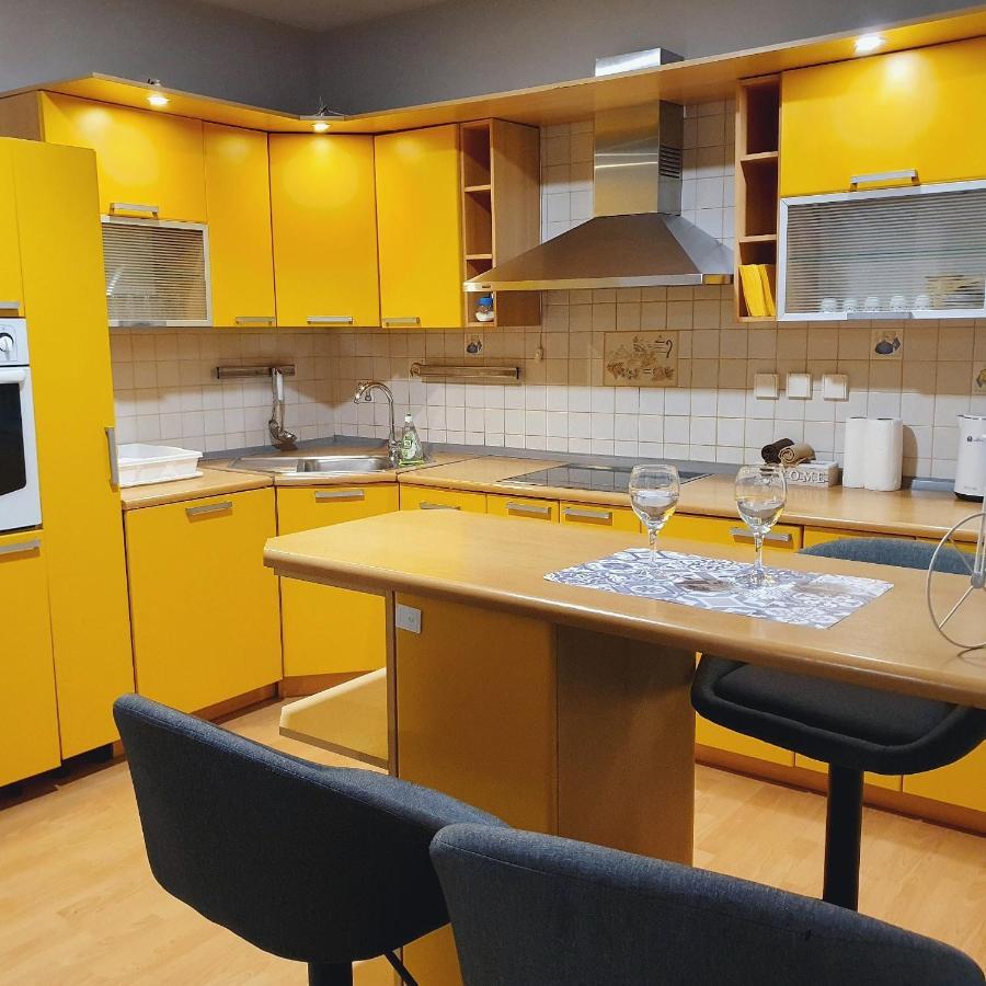 Apartments Arna Visoko Bagian luar foto