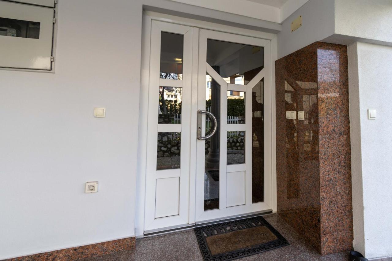 Apartments Arna Visoko Bagian luar foto