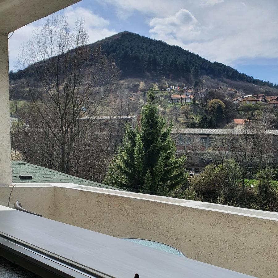 Apartments Arna Visoko Bagian luar foto