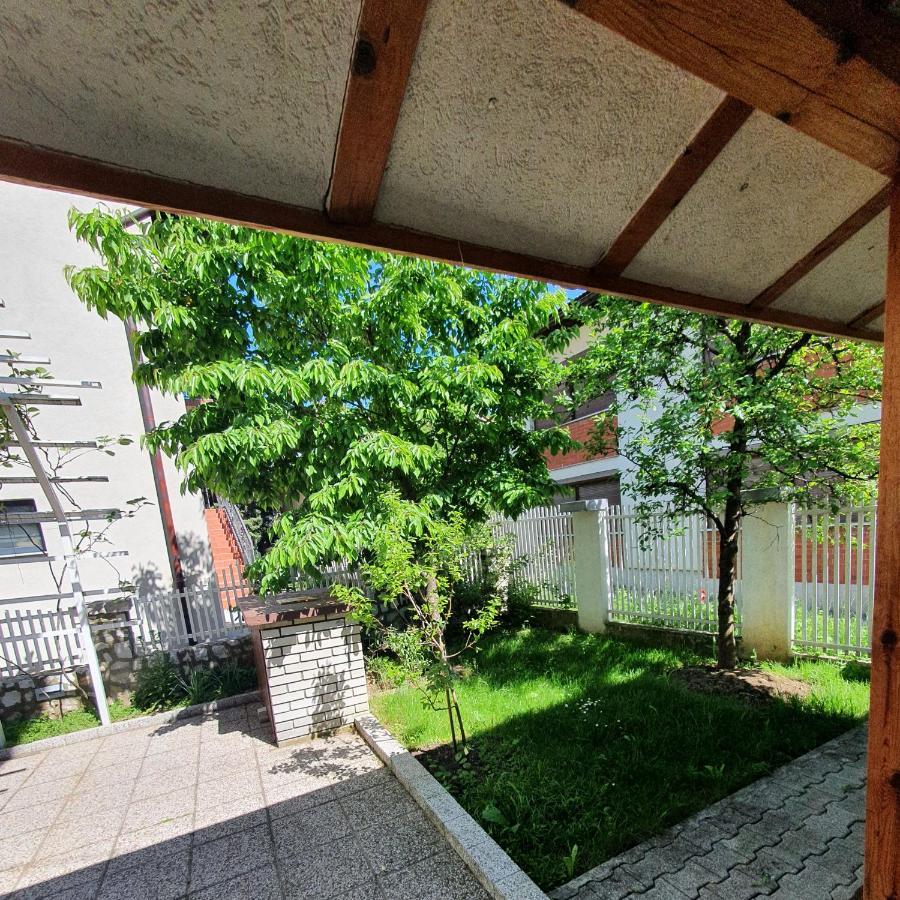 Apartments Arna Visoko Bagian luar foto