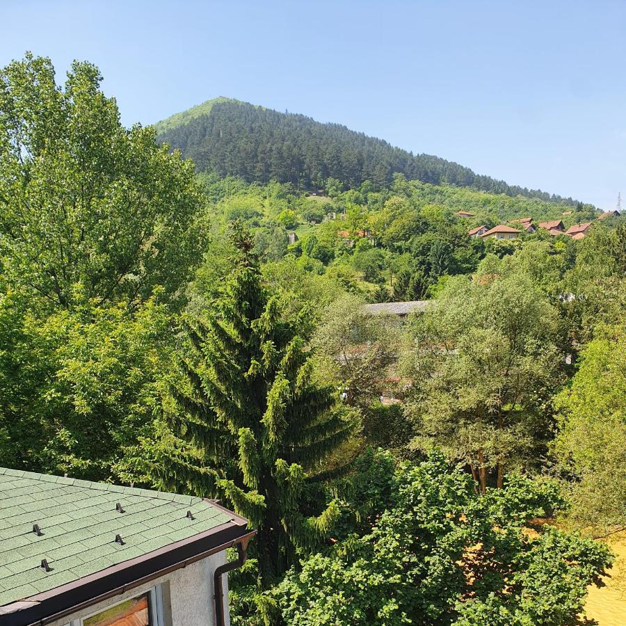 Apartments Arna Visoko Bagian luar foto