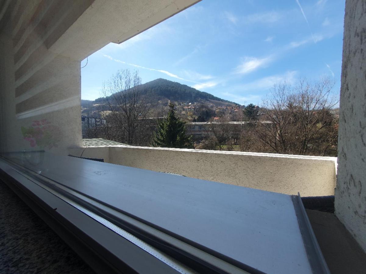 Apartments Arna Visoko Bagian luar foto